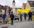 Bild: Kurt Stangl/exb
Die Schwandorfer Gruppe von Amnesty International erinnerte mit einem Mahnwache an Menschenrechtsverletzungen in China.