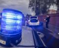 Symbolbild: Boris Roessler/dpa
Mit einem PS-starken Auto versuchten zwei Männer, der Polizei zu entkommen. Die Flucht endete vor einem Maisfeld.