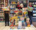 Bild: Bernhard Nußstein/exb
Hochwertiges Spielepaket für die Mittagsbetreuung der Grundschule Schmidmühlen (von links): Marion Härtl mit Bernhard und Ann-Britt Nußstein.