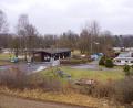 Bild: bkr
Nur ein Zaun trennt das Naturerlebnisbad (hinten) vom Campingplatz. Das wird auch künftig so bleiben, nur rechtlich wird der Campingplatz wieder mit dem Bad vereint.