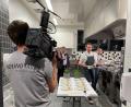 Bild: Round Table 185 Schwandorf/exb
Das "Dinner 4 Charity 2022" der Schwandorfer Rouund-Tabler wurde wie im Vorjahr aus der Küche der Firma Horsch übertragen. Rund 200 Hobbyköche verfolgten an den heimischen Laptops das Geschehen mit und fabrizierten parallel zu den Profiköchen ein viergängiges Menü.