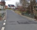 Bild: br
Der geplante interkommunale Rad- und Fußweg von Schlammersdorf nach Funkendorf soll auf einem Teilstück der Kreisstraße NEW 16 in Menzlas verlaufen. Im Zuge der Maßnahme ist auch ein Neubau der Brücke über die Creußen vorgesehen.