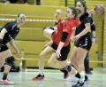 Bild: Hubert Ziegler
Einen Sahnetag erwischte Tamara Böhm (am Ball) vom HC Sulzbach im Heimspiel gegen Nabburg/Schwarzenfeld.