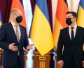 Bild: Kay Nietfeld
Bundeskanzler Olaf Scholz (SPD, links) und der Präsident der Ukraine, Wolodymyr Selenskyj, sprechen nach ihrem Gespräch mit Journalisten.