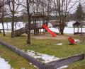 Bild: bkr
Die Bürger des Ortes pflegen und hegen den Kinderspielplatz. Mehrfach haben sie schon Geräte ausgetauscht.