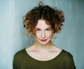 Bild: JEANNE DEGRAA/exb
Anna Maria Sturm im "Soundtrack": Die Schwandorfer Schauspielerin und Musikerin hat einiges zu erzählen.