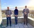 Bild: Matthias Meier/exb 
Schulrätin Susanne Muffert (Mitte) stattete zusammen mit Schulamtsdirektor Johann Hilburger (links) Landrat Thomas Ebeling (rechts) ihren Antrittsbesuch ab.