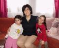 Bild: ubb
Sona Oganesyan fühlt sich mit ihren Töchtern Maria (links) und Mara sehr wohl in Tirschenreuth. Sie ist unendlich dankbar, dass sie im Stiftland derart gut aufgenommen worden ist nach ihrer Flucht aus Armenien.