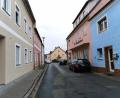 Bild: Portner
Das Konzept für die Sailergasse sieht neben der Fahrbahnsanierung samt Unterbau auch mehr Grün im Straßenbild vor. Interessierte Anlieger können ihre Hausfassade samt Zugangsbereich mit Fördergeldern aufwerten.