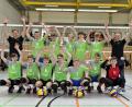 Bild: Hubert Ziegler
Die Volleyball-Jungs der U16 des VC Amberg (hinten von links): Trainer Thomas Schaller, Leo Rester, Xaver Müller, Paul Roggenhofer, Sebastian Helm, Laurenz Mecke und Trainer Stefan Franz. Vorne von links: Max Lobedan, Lukas Franz, Philipp Gießmann, Finn Martin, Ben Kühnert, Lionel Schaller und Korbinian Rumpler.
