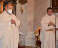 Bild: jr
Pfarrer Günter Müller (rechts) predigte bereits zum 15. Mal beim Resl-Gebetstag in Konnersreuth. Mit am Altar stand Pfarrseelsorger Pater Benedikt Leitmayr.