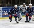 Archivbild: gb
Verteidiger Dominik Müller (links) kehrt nach seiner Verletzungspause ins Team zurück. Die Blue Devils empfangen am Mittwoch um 20 Uhr den EV Füssen.