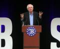 Bild: Wolfgang Steinbacher
Bei der 10. Amberger Lach-Nacht im Amberger Stadttheater beweist Bruno Jonas einmal mehr, dass er der Alt-Meister des politischen Kabaretts ist.