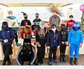 Bild: njn
Maskenprämierung bei der Faschingsgaudi für die Kinder und Jugendlichen des Schützenverein. Mit auf dem Bild Schützenvorsitzender Bernhard Wenning (hinten links) und Vorstandsmitglied Bernhard Schmidt (hintere Reihe, Zweiter von rechts).