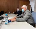 Bild: Wolf von Dewitz/dpa
Olaf Sauer (r), Geschäftsführer von C.G.Haenel, und Swen Lahl, für Finanzen zuständiger Prokurist der Waffenfirma aus Suhl in Thüringen  in einem Raum des Oberlandesgerichts.