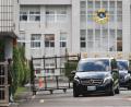 Bild: Daniel Ceng Shou-Yi/ZUMA Press Wire/dpa
Konvoi der Delegation ehemaliger hochrangiger US-amerikanischer Verteidigungs- und Sicherheitsbeamter, die vom Song-Shan-Luftwaffenstützpunkt in Taipeh abfahren, nachdem die Delegation in Taiwan angekommen ist.