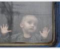 Bild: Andriy Andriyenko
Bilder eines Krieges: ein Kind an einem Zugfenster am Bahnhof von Kramatorsk im Osten der Ukraine, es wartet wie viele andere darauf, das Land zu verlassen. Wegen der russischen Angriffe auf die Ukraine sind nach Angaben des UN-Flüchtlingshilfswerks (UNHCR) viele Hunderttausend Menschen auf der Flucht.