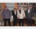 Bild: fz
Horst Schellkopf schaut nach links zur Erna und dankt seiner Erna für 60 Jahre gemeinsames Leben. Diamantene Hochzeit und zu der gratulieren Pfarrer Hubert Bartel (links) und Bürgermeister Karlheinz Budnik (rechts).