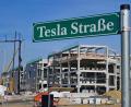 Bild: Patrick Pleul/dpa-Zentralbild/dpa
Die Tesla-Baustelle mit dem Rohbau für die künftige Batteriefabrik.