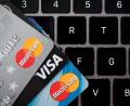 Bild: Monika Skolimowska/dpa-Zentralbild/ZB
In Russland ausgestellte Karten von Visa und Mastercard sind vorerst nicht mehr im Ausland einsetzbar.