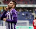 Bild: Axel Heimken/dpa/Archivbild
Aues Dimitri Nazarov feiert einen Treffer.