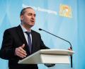 Bild: Matthias Balk/dpa/Archivbild
Bayerns Wirtschafts- und Energieminister Hubert Aiwanger (Freie Wähler) spricht bei einer Pressekonferenz.