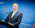 Bild: Kay Nietfeld/dpa
FDP-Finanzminister Christian Lindner kündigt große Investitionen in den Klimaschutz an.
