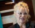 Bild: Paul Zinken/dpa
Pamela Anderson will mit Gerüchten und Falschmeldungen aufräumen.