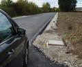 Bild: Houschka
Bei den Arbeiten zur Erneuerung einer Ortsverbindungsstraße zwischen Knölling und Wolfring kam immer mehr Sand zum vorschein.