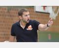 Archivbild: A. Schwarzmeier
DJK-Coach Stefan Merkl musste erneut auf acht Spieler verzichten. In einer starken kämpferischen Leistung konnten sich einige Spieler aus der zweiten Reihe auszeichnen.