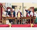 Archivbild: lg
Barockes Spektakel: Dem Preußenkönig (Klaus Habl) platzt der Kragen, als der Fressgraf und der Suffgraf so völlig gegen seine Prinzipien der Disziplin verstoßen.