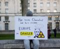 Symbolbild: : Hesther Ng/SOPA Images via ZUMA Press Wire/dpa
Mit drastischen Worten warnt dieser Demonstrant in London vor Putin:: "Er hat Tschernobyl eingenommen und er ist wahnsinnig. Europa ist in Gefahr, wieder."