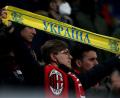 Bild: Spada/dpa
Unterstützung für die Ukraine, wie hier beim Derby AC Mailand gegen Inter Mailand am Dienstagabend. Der Sport leidet auch massiv unter dem Krieg.