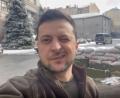 Bild: Uncredited/Ukrainian Presidential Press Office/AP/dpa
Ist nicht bereit, die Unabhängigkeit der selbst ernannten „Volksrepubliken“ sowie die russische Herrschaft über die Krim anzuerkennen: Ukraines Präsident Wolodymyr Selenskyj.