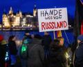 Bild: Jens Büttner/dpa-Zentralbild/dpa
Teilnehmer einer Protestaktion gegen die Corona-Schutzmaßnahmen.