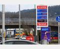 Bild: Gabi Schönberger
Die Spritpreise schießen in ganz Deutschland in die Höhe – auch in Weiden, wie hier an der Esso-Tankstelle in der Friedrich-Ebert-Straße.