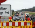 Archivbild: Gabriele Schönberger
Bei Wind und Wetter sind Mitarbeiter der Baubranche draußen und leisten schwere körperliche Arbeit - so auch vor einiger Zeit am Hessenreuther Berg. Junge Leute werden händeringend in der Branche gesucht - können meist jedoch nicht gehalten werden.