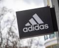 Bild: Christophe Gateau/dpa/Archivbild
Das Adidas Logo ist zu sehen.