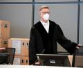 Bild: Sina Schuldt/dpa-Pool/dpa
Der Richter Sebastian Bührmann im Gerichtssaal in Oldenburg.