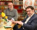 Bild: bey
Rektor Gerhard Steiner (links) und Landtagsabgeordneter Tobias Gotthardt (Freie Wähler) hoben in Übereinstimmung die Bedeutung der Mittelschule hervor.