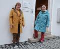 Bild: Kunz
Renate Bärnklau (links) und Sybille Wagner sind zwei von fünf ehrenamtlichen Klinikseelsorgern, die nun ihre Tätigkeit beenden.