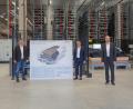 Bild: IGZ/exb
Das neue hochautomatisierte Logistikzentrum von Siemens Healthineers Kemnath weihten (von links) IGZ-Projektleiter Robert Bauer, IGZ-Geschäftsführer Christian Mattes sowie seitens Siemens Standortleiter Michael Braunreuther, der Kaufmännische Leiter Bernhard Rupprecht und Projektleiter Achim Hanke ein.