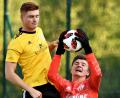 Archivbild: lfj
Torwart Moritz Plößl (rechts) wagt im Sommer den Sprung von der Bezirksliga in die Bayernliga.
