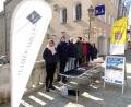 Bild: usc
Mitglieder aller drei Serviceclubs der Region tragen gemeinsam die Sammelaktion Ukraine-Hilfe, die am Samstag auf dem Krambrücke fortgesetzt wird. Es sind dies Round Table 69 Amberg und 235 Amberg-Sulzbach sowie Ladies‘ Circle Amberg.