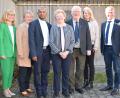 Bild: bnr
Im Kreise ihrer Familie feierte Franziska Schiesl aus Altendorf ihren 80. Geburtstag. Zu den zahlreichen Gratulanten gehörten die Pfarrer Johnson Varakaparambil und Siegfried Wölfl sowie die Töchter Regina, Angelika, Josefa und Sohn Markus.