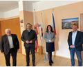Bild: Marko Pammer/exb 
Johann Wilhelm (Guteneck), Frank Zeitler (Nabburg) und Markus Schiesl (Altendorf) freuen sich über den Antrittsbesuch von MdB Martina Englhardt-Kopf in der VG Nabburg (von links).
