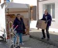 Bild: cog
Noch ist ein bisschen Platz im Anhänger, aber bald haben die beiden Helfer auch die letzten Kartons eingeschlichtet, und dann kann wieder Flüchtlingen aus der Ukraine geholfen werden.
