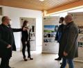 Bild: Eichl
Ausstellungseröffnung in der Schule: Projektleiter Charles Herold, Museumspädagogin Zuzana Verešová, Pfarrer Márcio Trentini, Bürgermeister Gerhard List (von links).