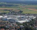 Archivbild: Michael Ascherl
Mehrere Jahrzehnte arbeiteten zwei Ingenieure für den Spezialglashersteller Schott in Mitterteich. In ihrem Ruhestand vergaloppierten sie sich mit einem Beraterbüro, das sie jetzt auf die Anklagebank brachte.