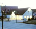 Bild: fjo
Oft brennt bis spät in die Nacht das Licht, weil die Vorbereitungen auf Hochtouren laufen: Gegenüber dem einstigen Hotel Biehler und in direkter Nachbarschaft zur Bundespolizei soll ein neues Willkommens-Zentrum für Geflüchtete entstehen.
